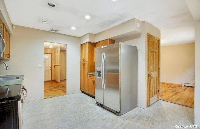 6 Willow Street – For Rent photo 12