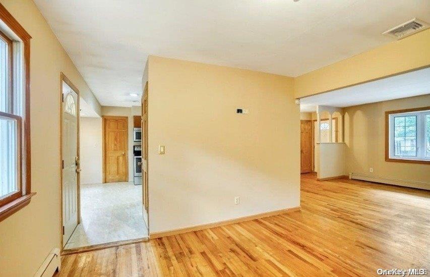 6 Willow Street – For Rent photo 8