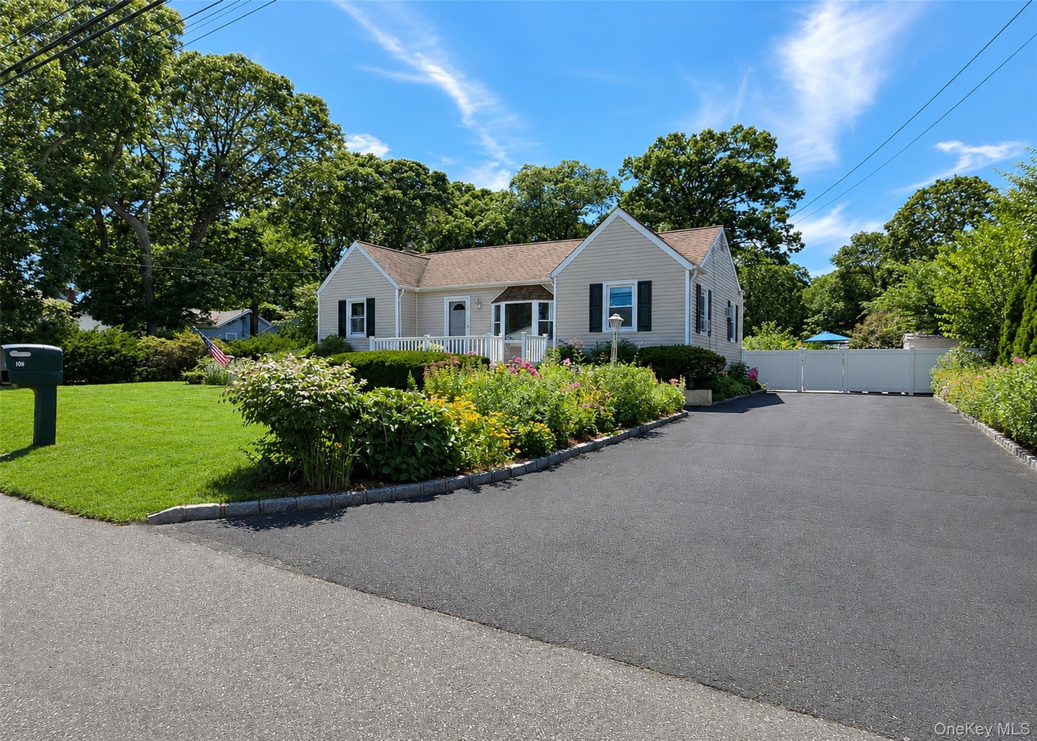 102 Magnolia Drive – For Sale