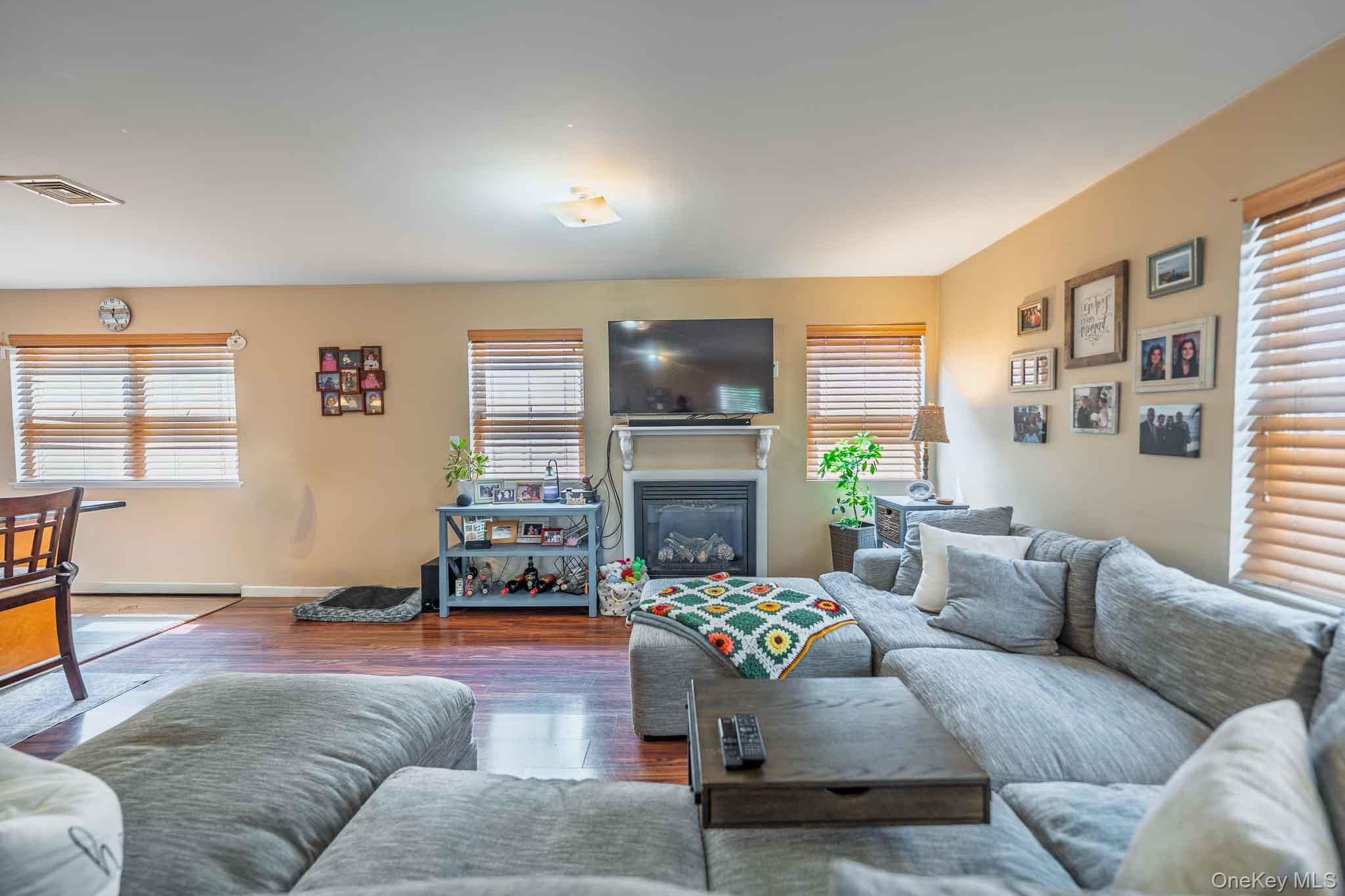 37 Louisiana Street – For Sale photo 4