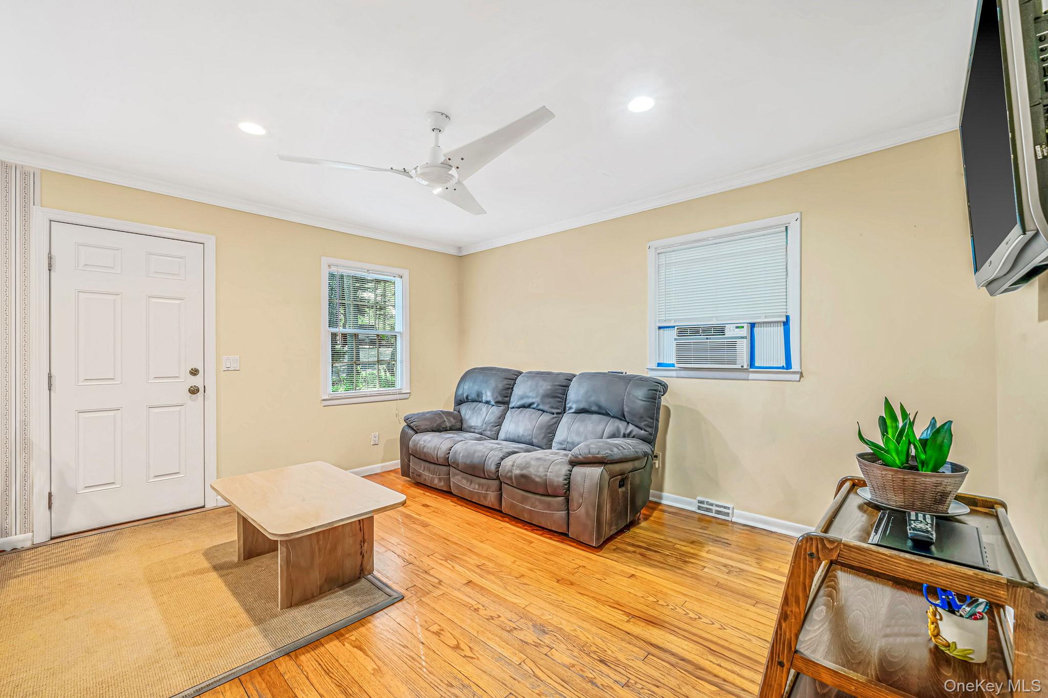 4 Vine Street – For Sale photo 2