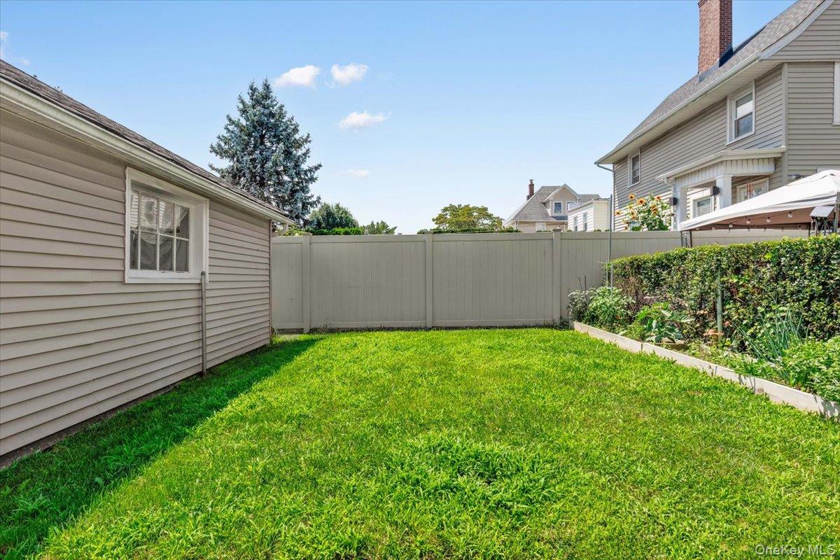249 Centre Avenue – For Sale photo 37