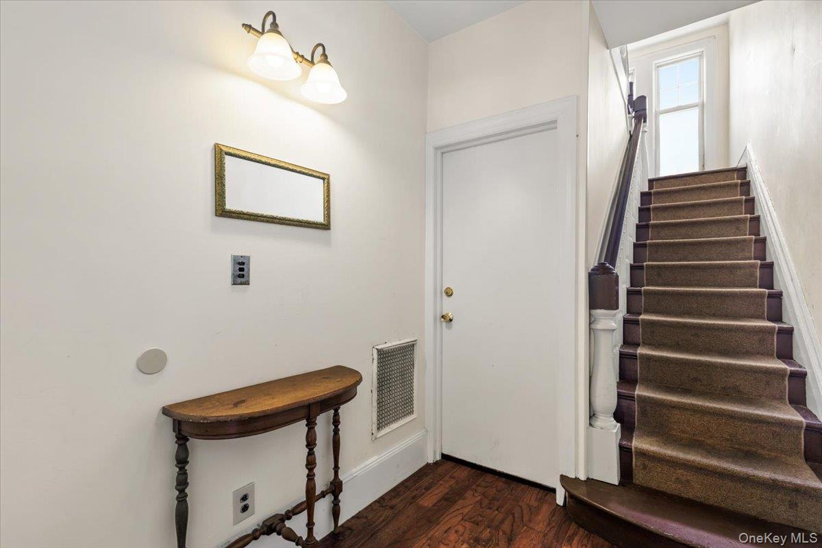 249 Centre Avenue – For Sale photo 6