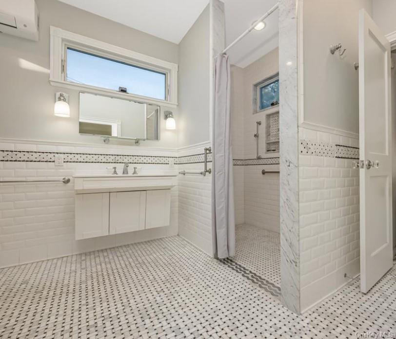 215 Conklin Street, Unit Lower photo 11
