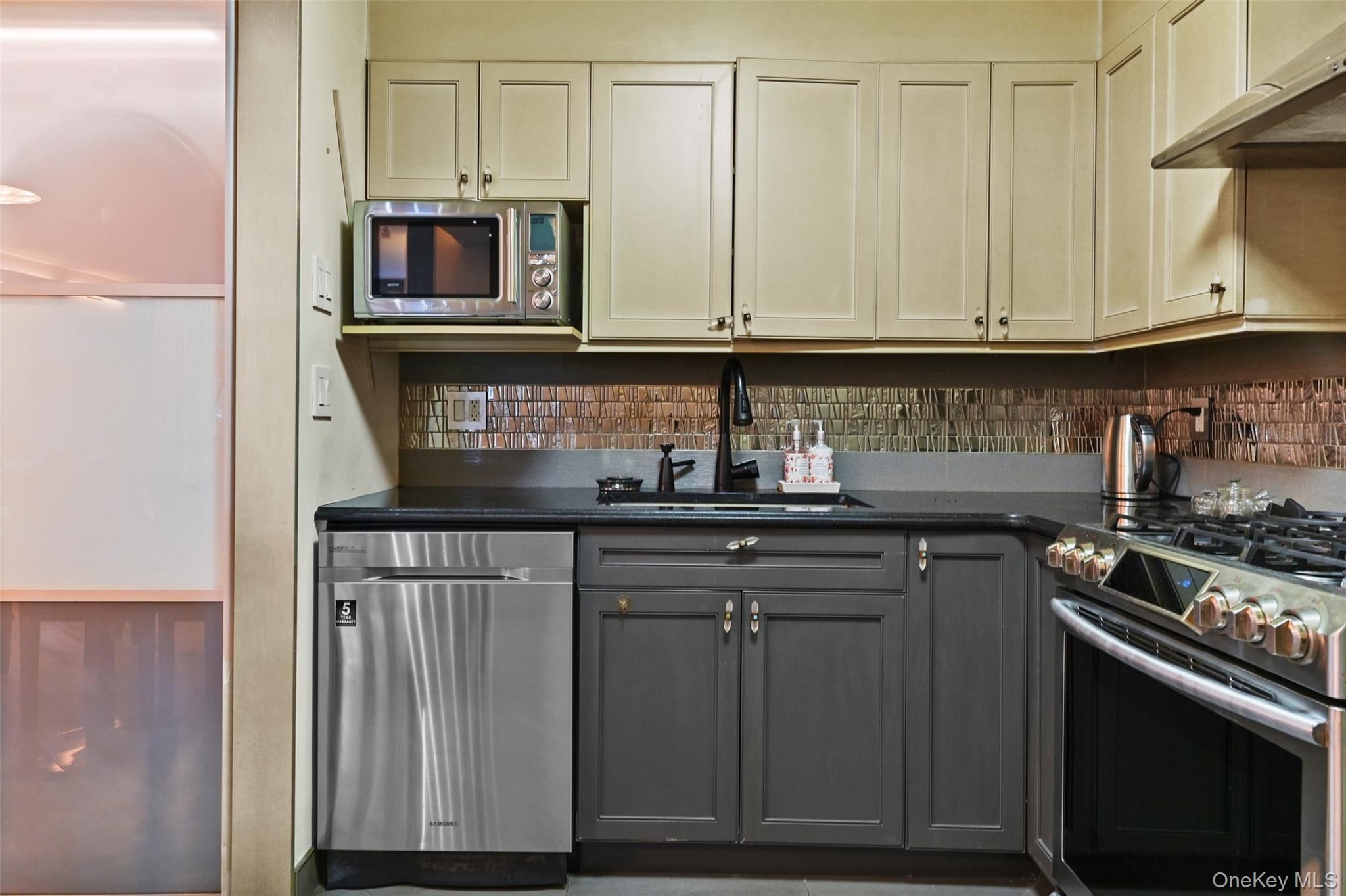 210-19 26th Avenue, Unit TL photo 12
