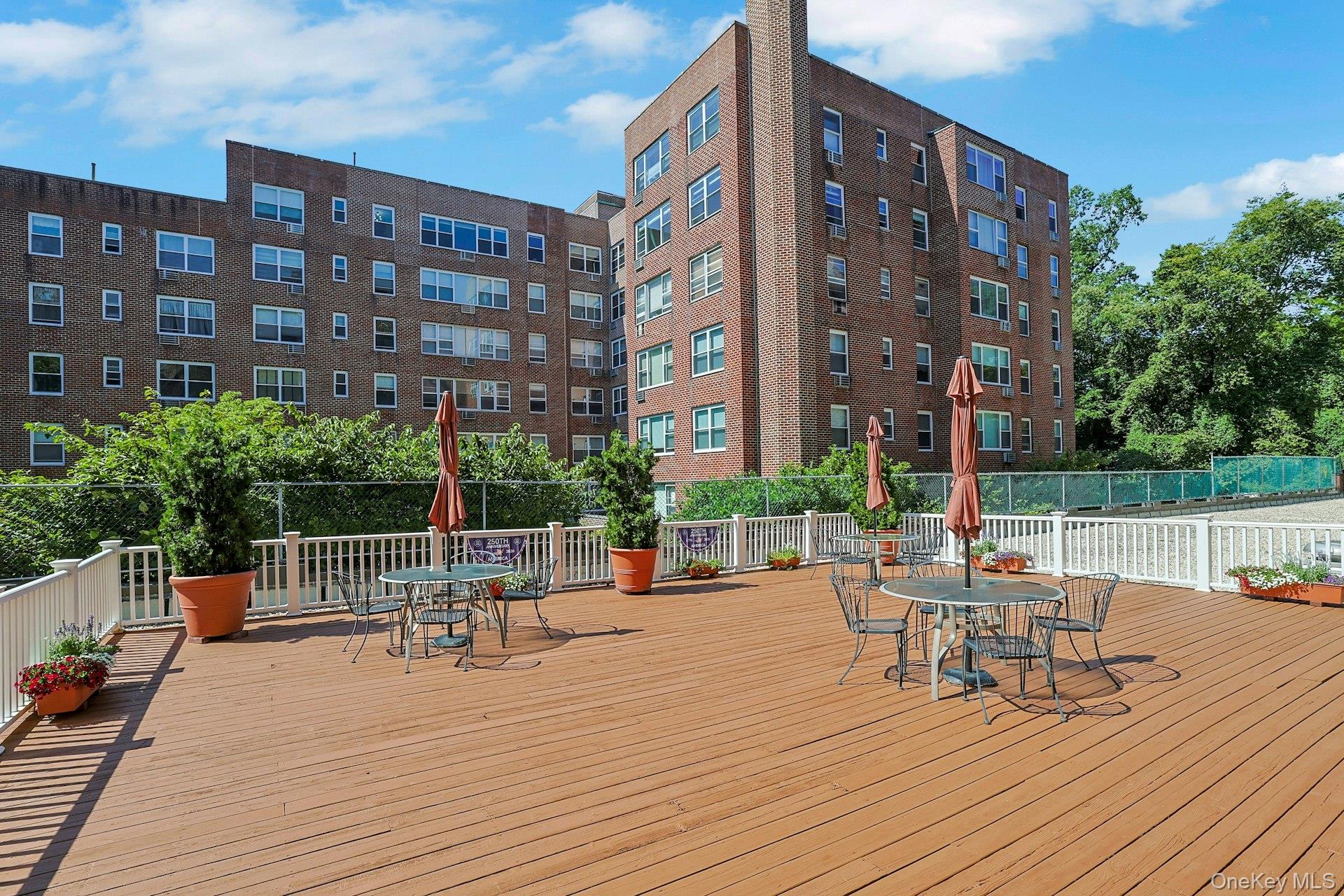 253 Garth Road, Unit 3E photo 26