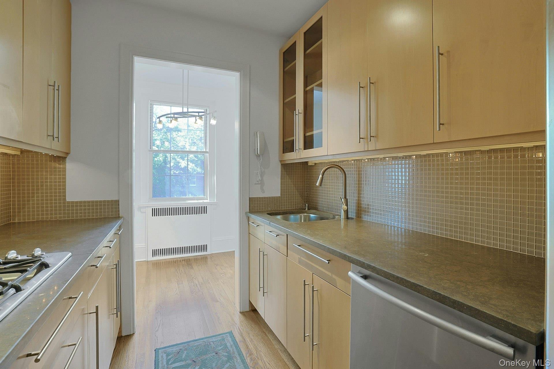 253 Garth Road, Unit 3E photo 8