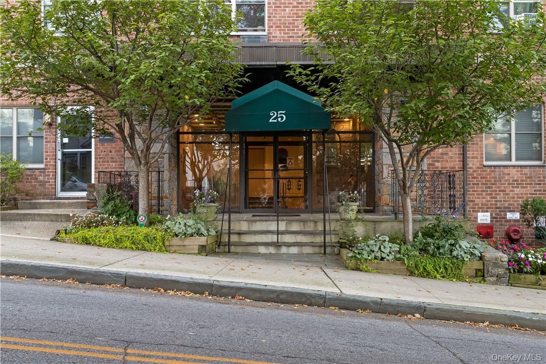 25 Franklin Avenue, Unit 2O photo 10