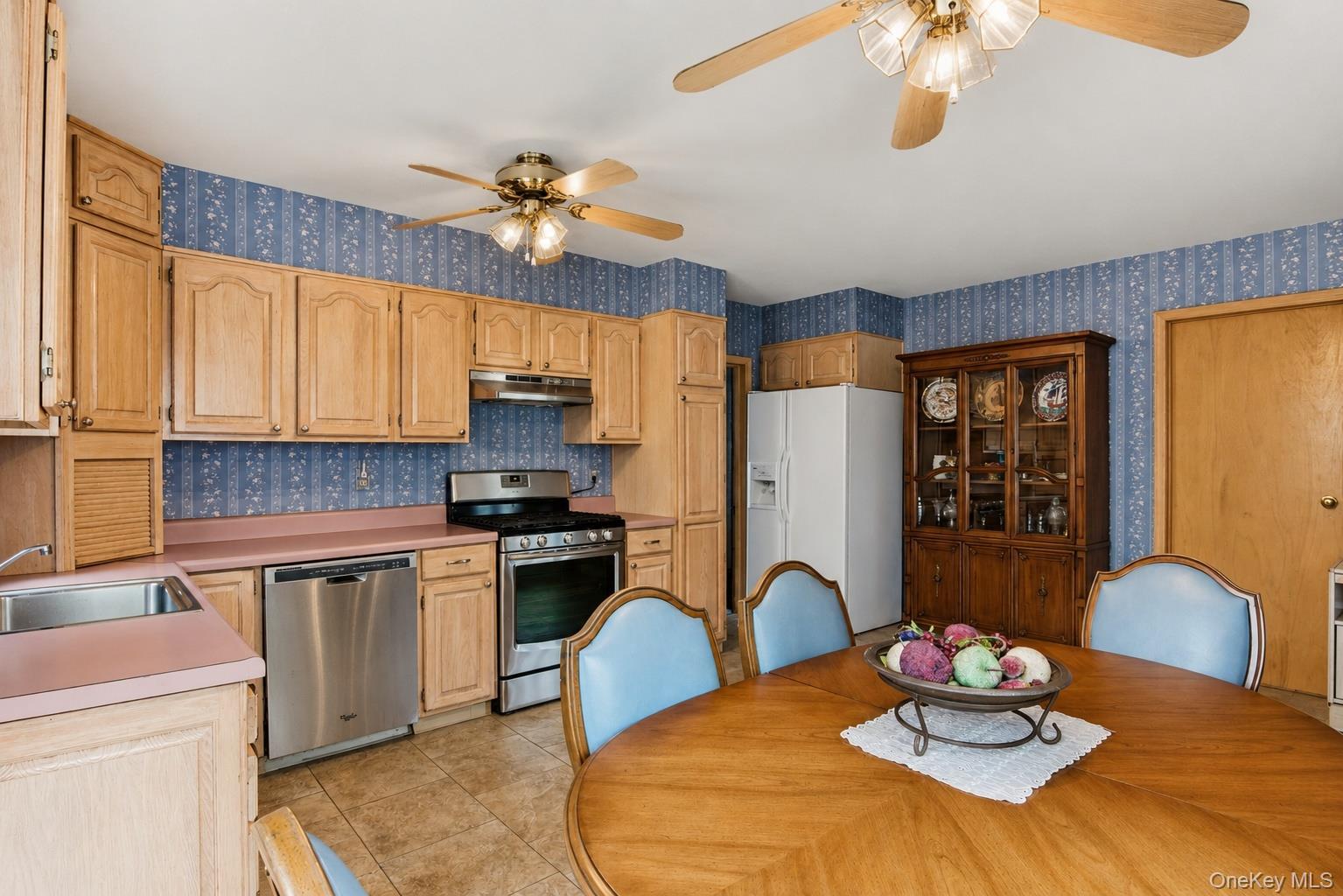 120 Soundview Drive – For Sale photo 13
