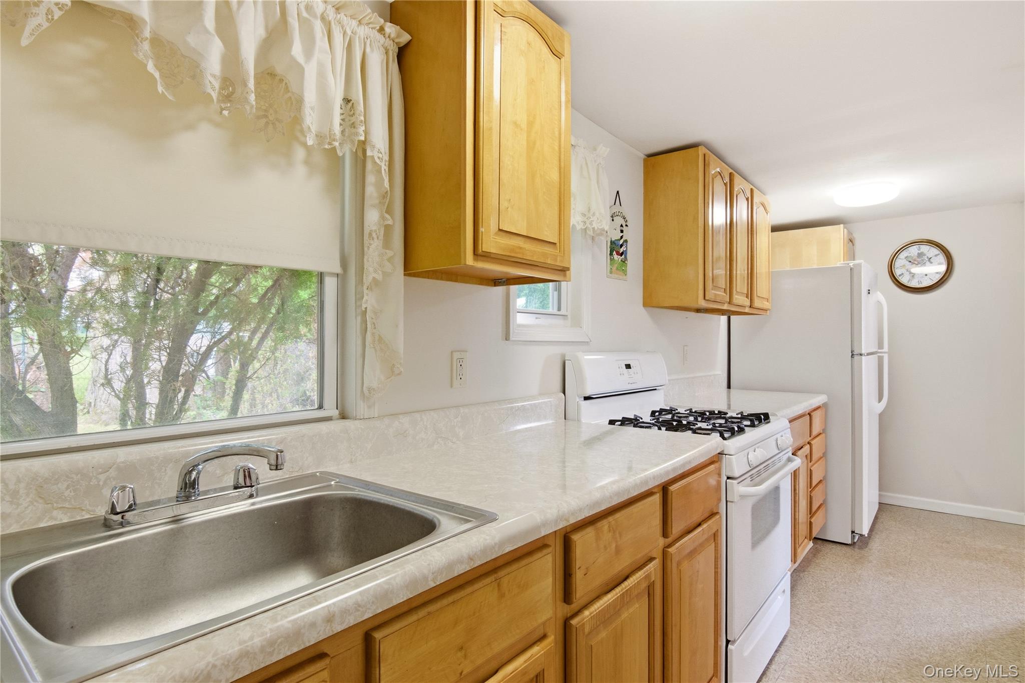 120 Soundview Drive – For Sale photo 33