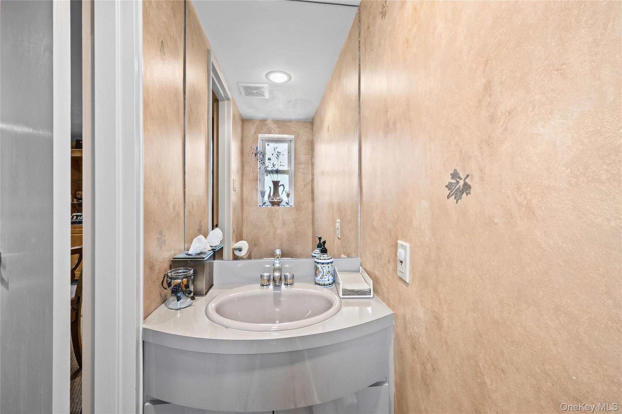 16 Winthrop Road – For Sale photo 25