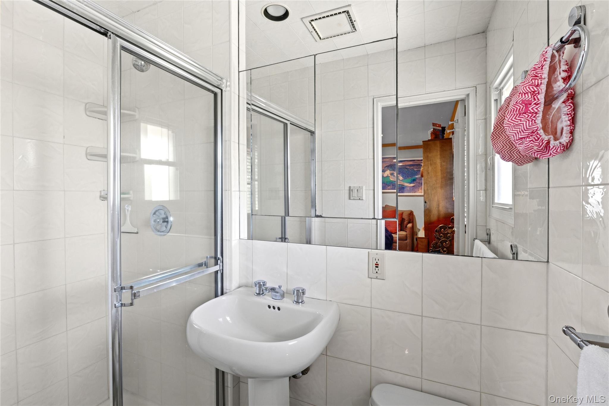 16 Winthrop Road – For Sale photo 17