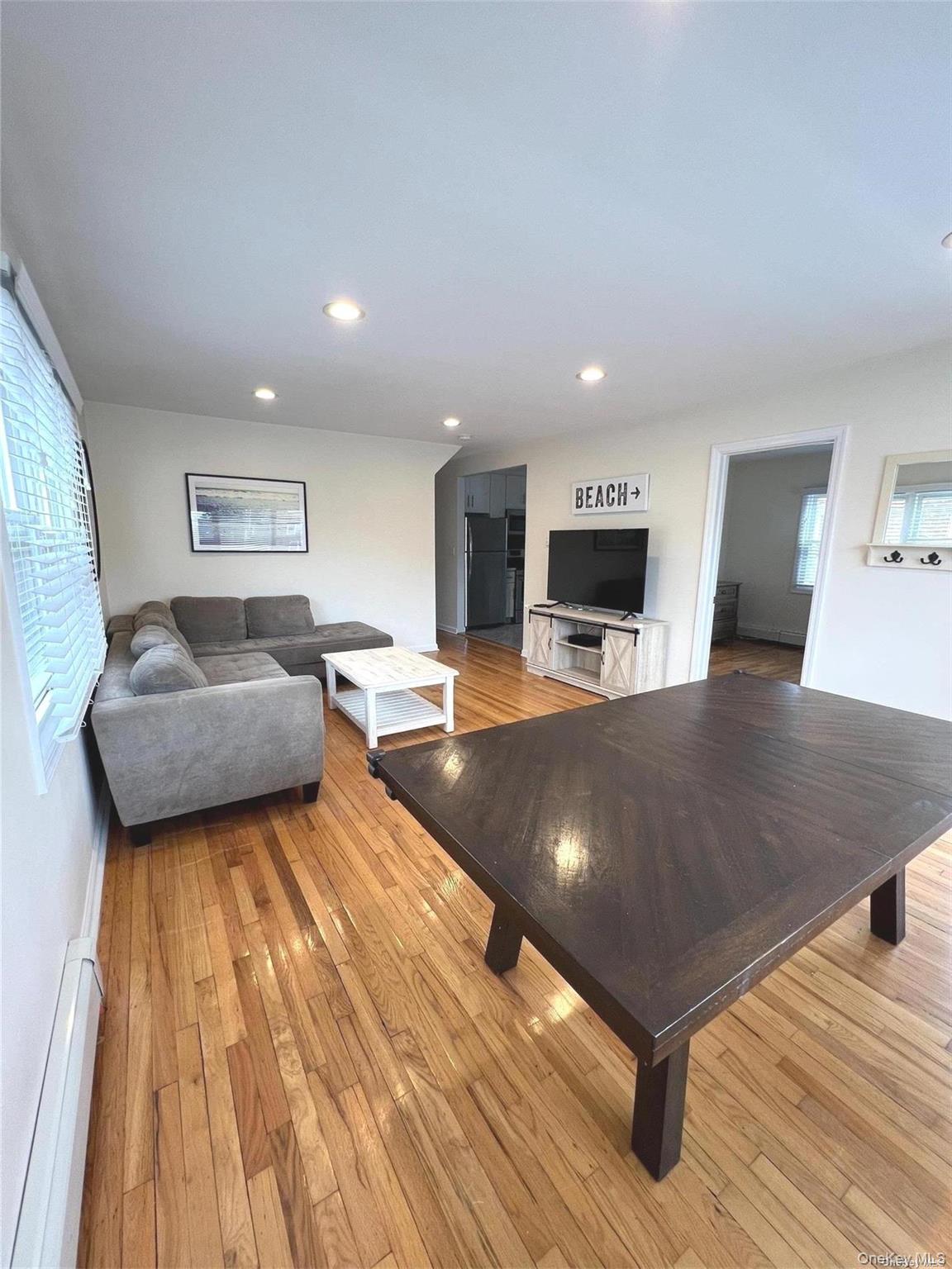 249 E Broadway – For Rent photo 4