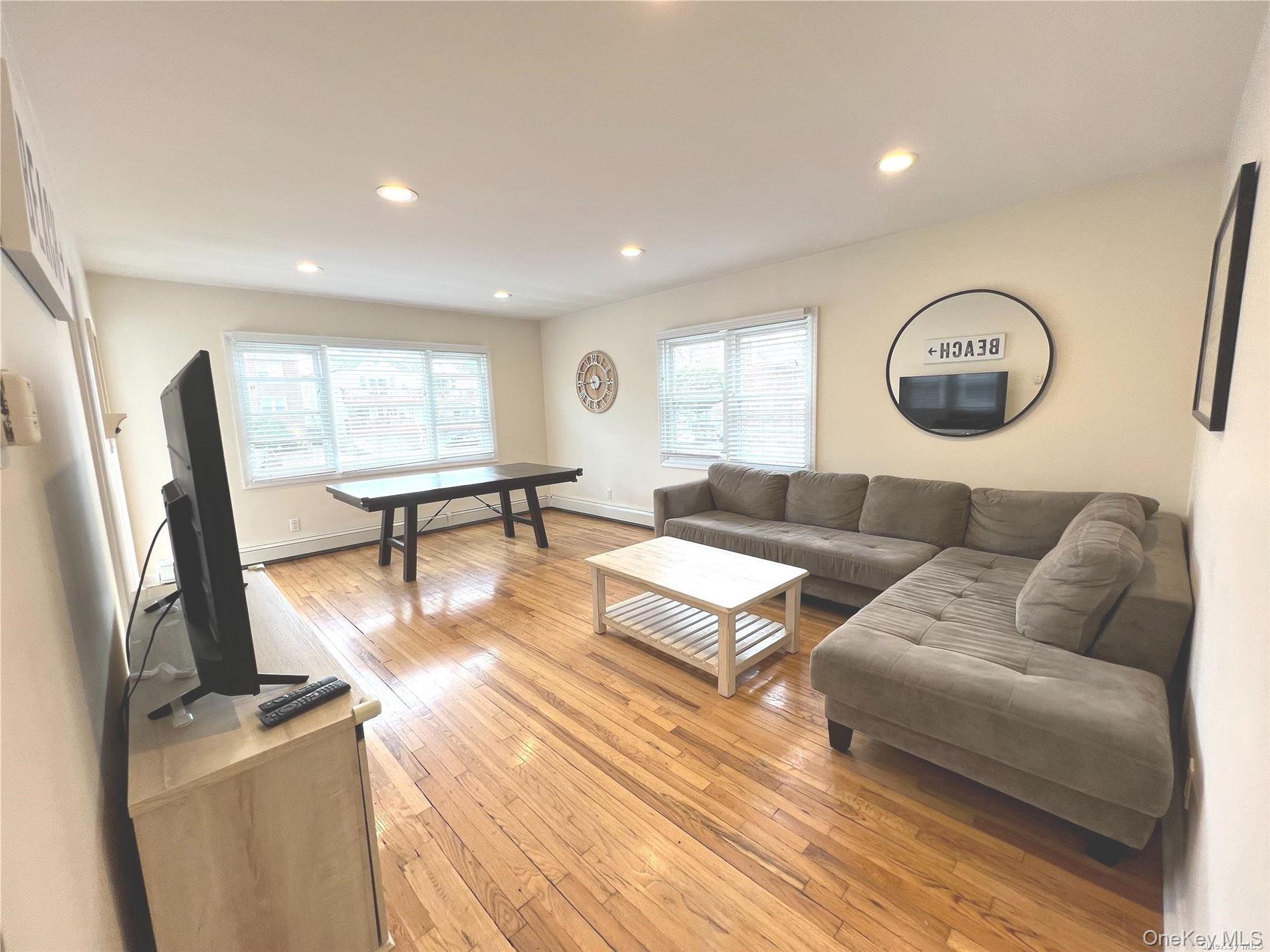 249 E Broadway – For Rent photo 3