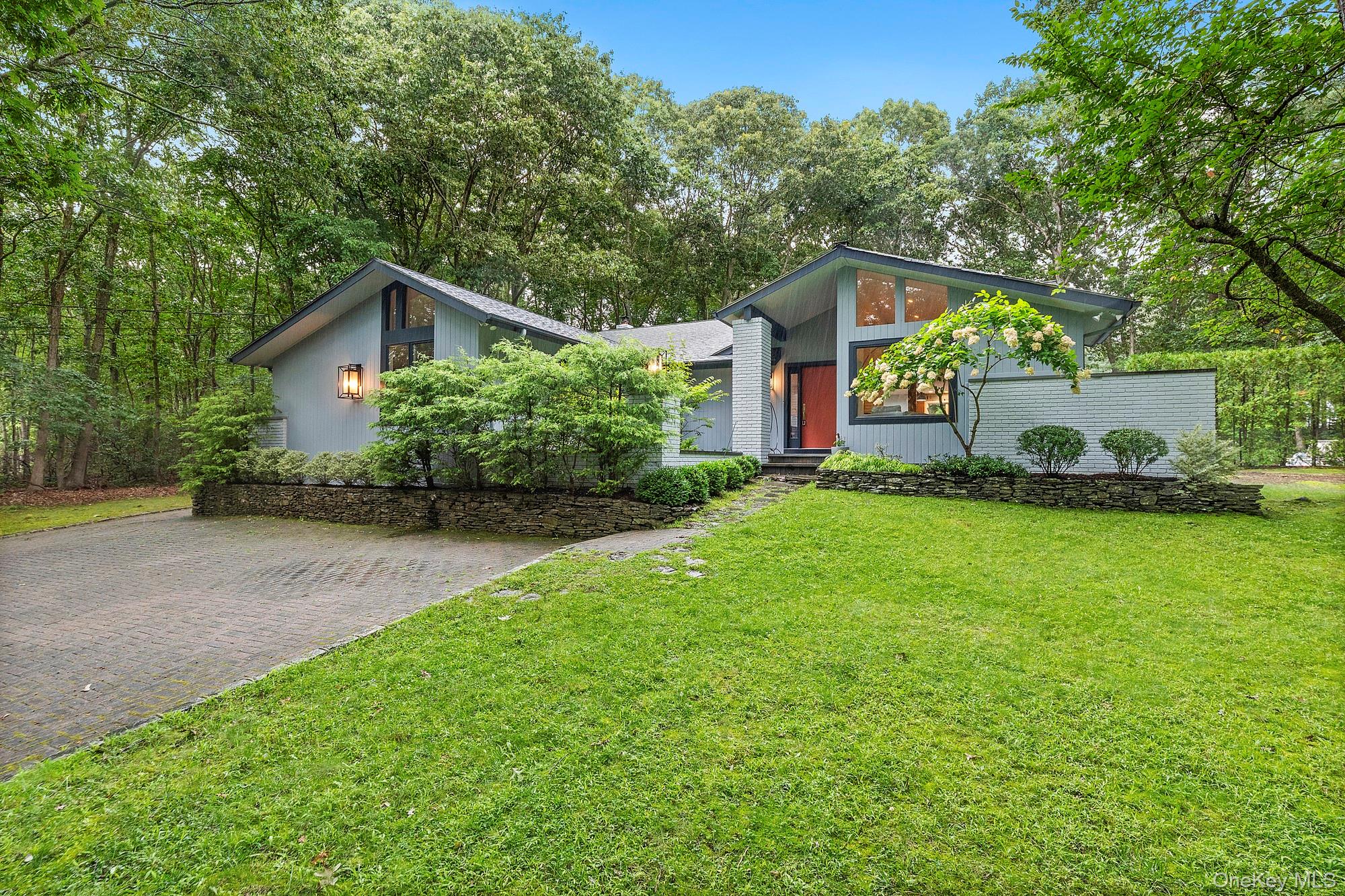 2723 Deerfield Road – For Sale photo 2