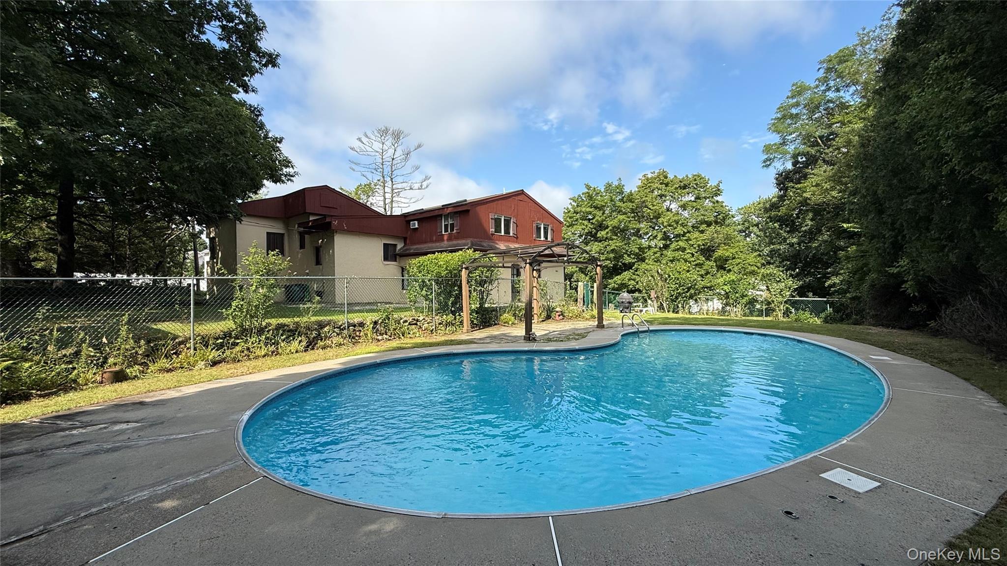 1 Sunset Drive – For Sale photo 3
