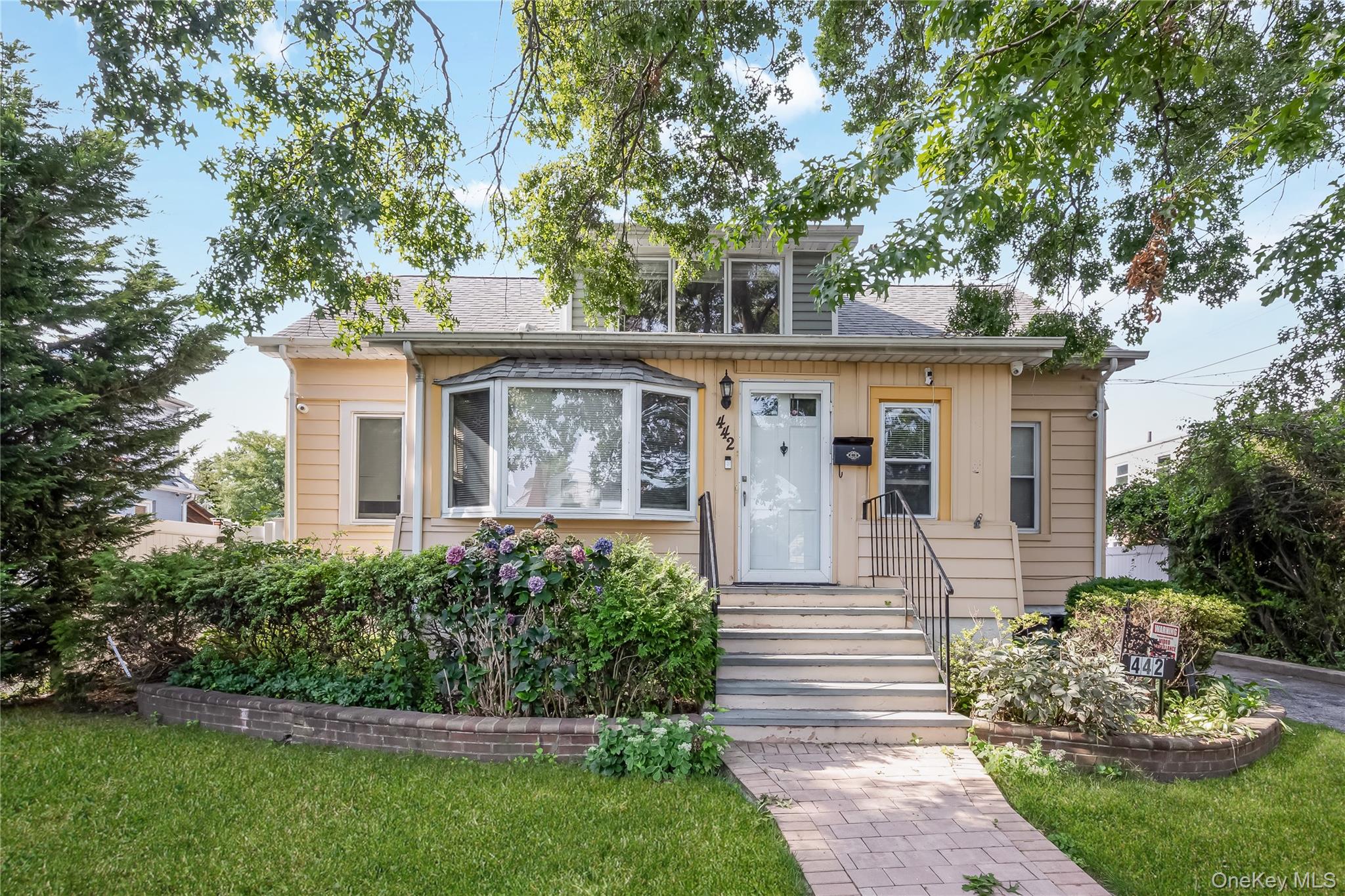 442 Cedar Street – For Sale