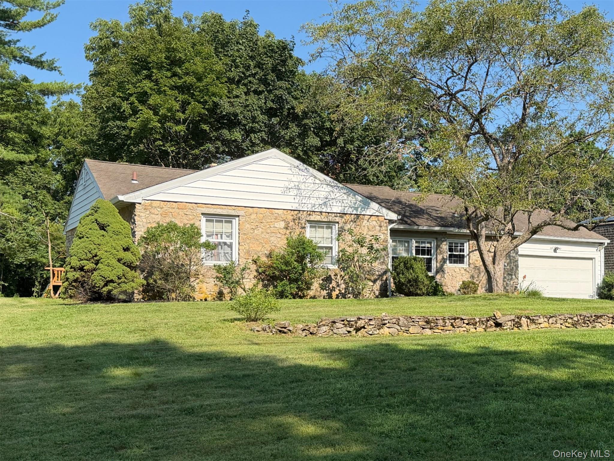 44 Ireland Drive – For Sale
