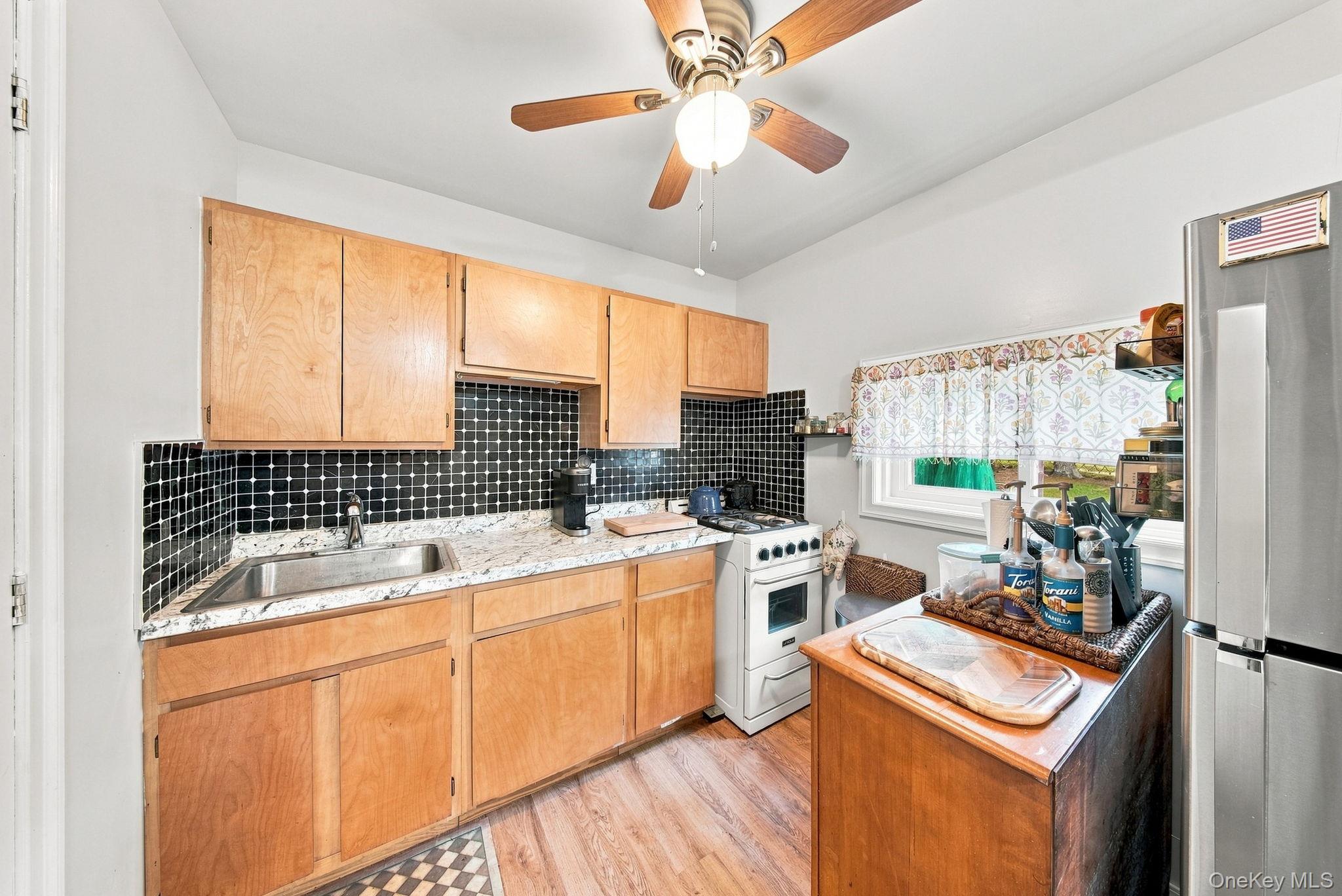 30 Beach – For Sale photo 11