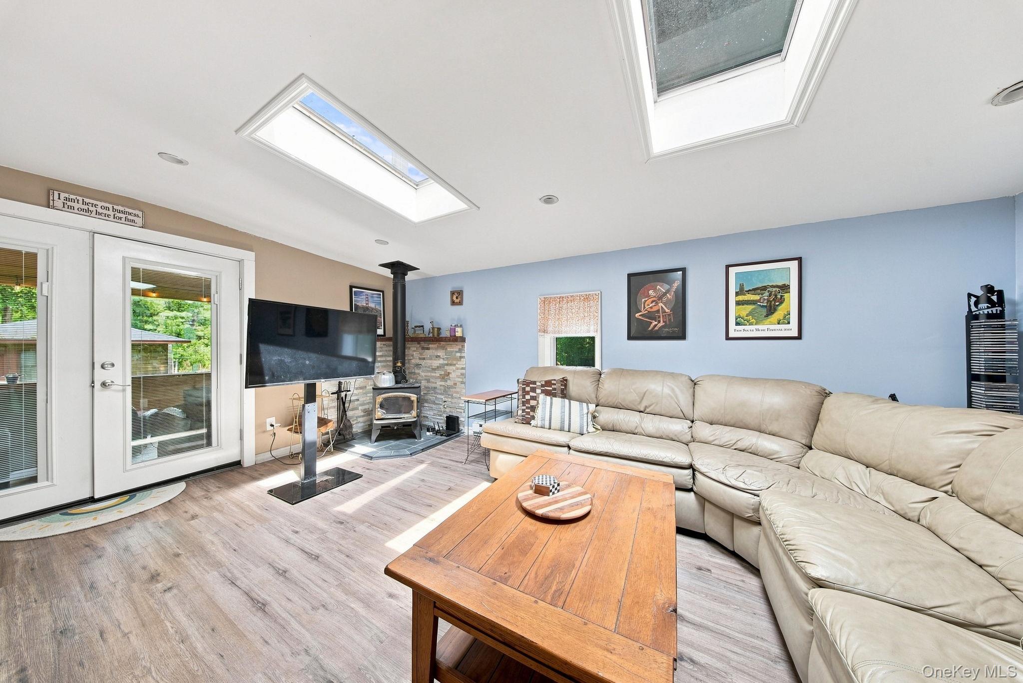 30 Beach – For Sale photo 8
