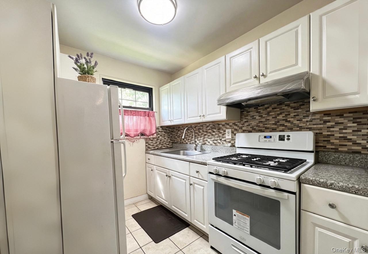 69-12 138th Street, Unit B photo 4