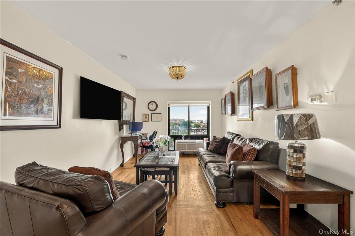 775 Lafayette Avenue, Unit 8E photo 3