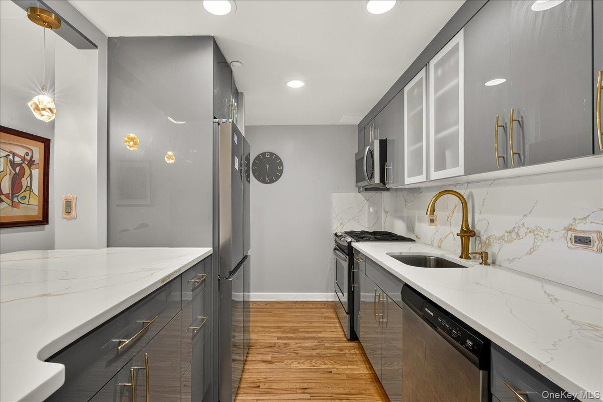 775 Lafayette Avenue, Unit 8E photo 6