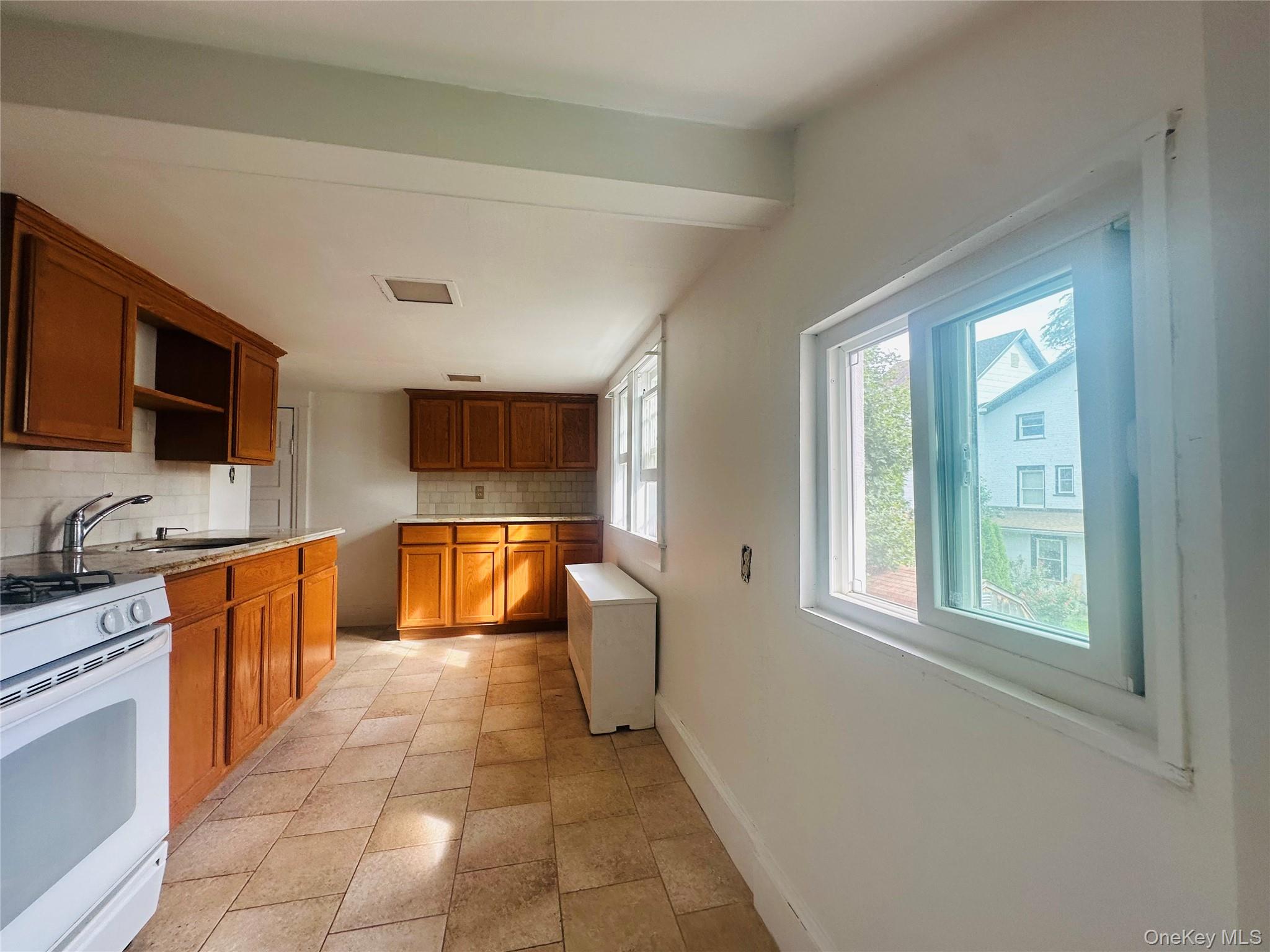 12 Cliff Street, Unit 2 photo 4