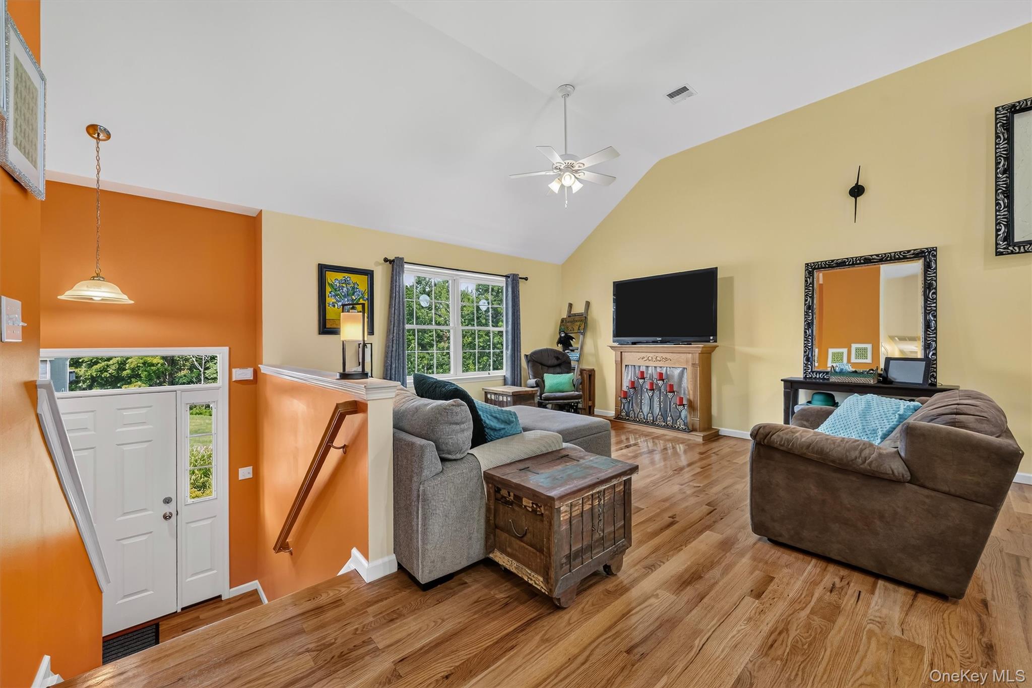 1 Bell Way – For Sale photo 3