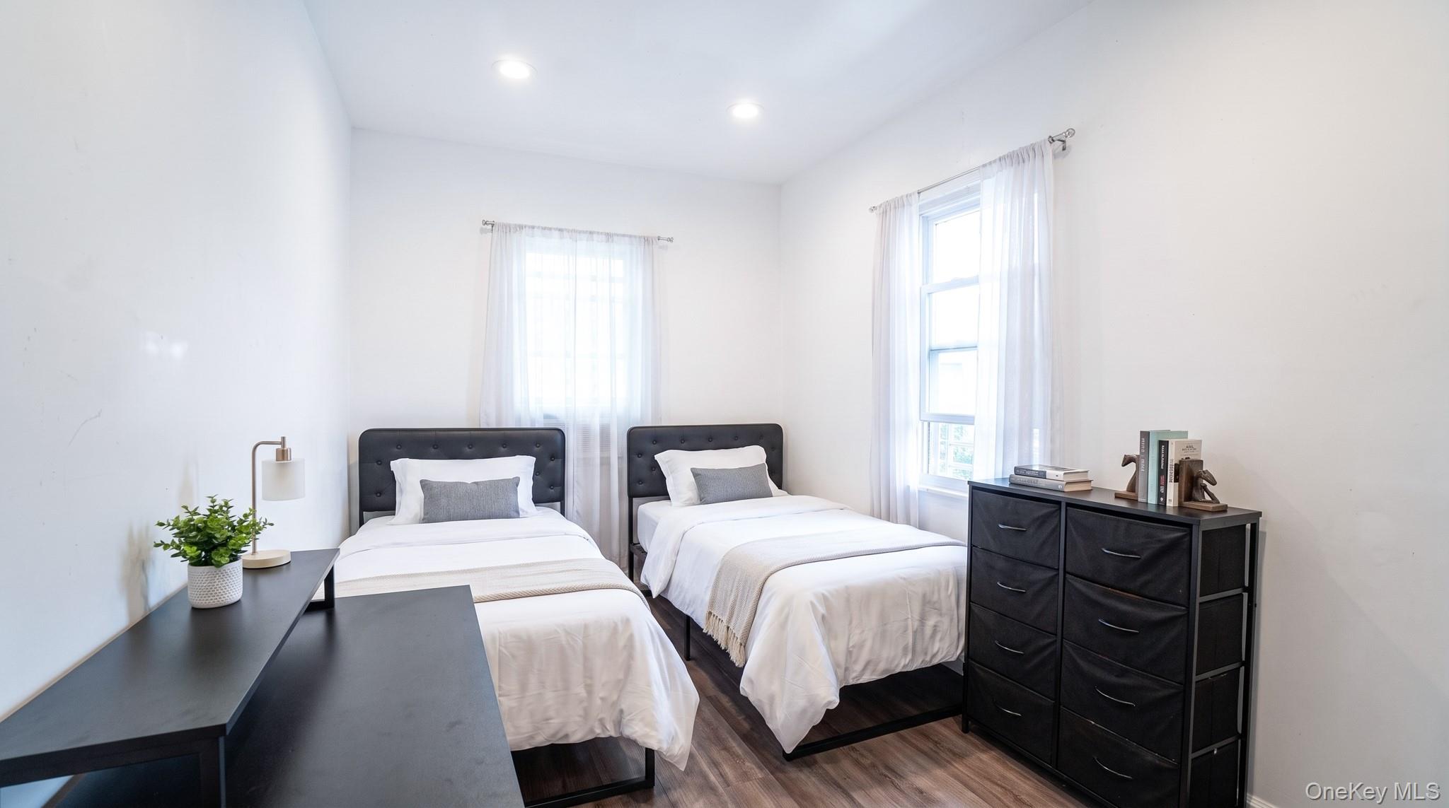 6932 Gouverneur Avenue – For Sale photo 9