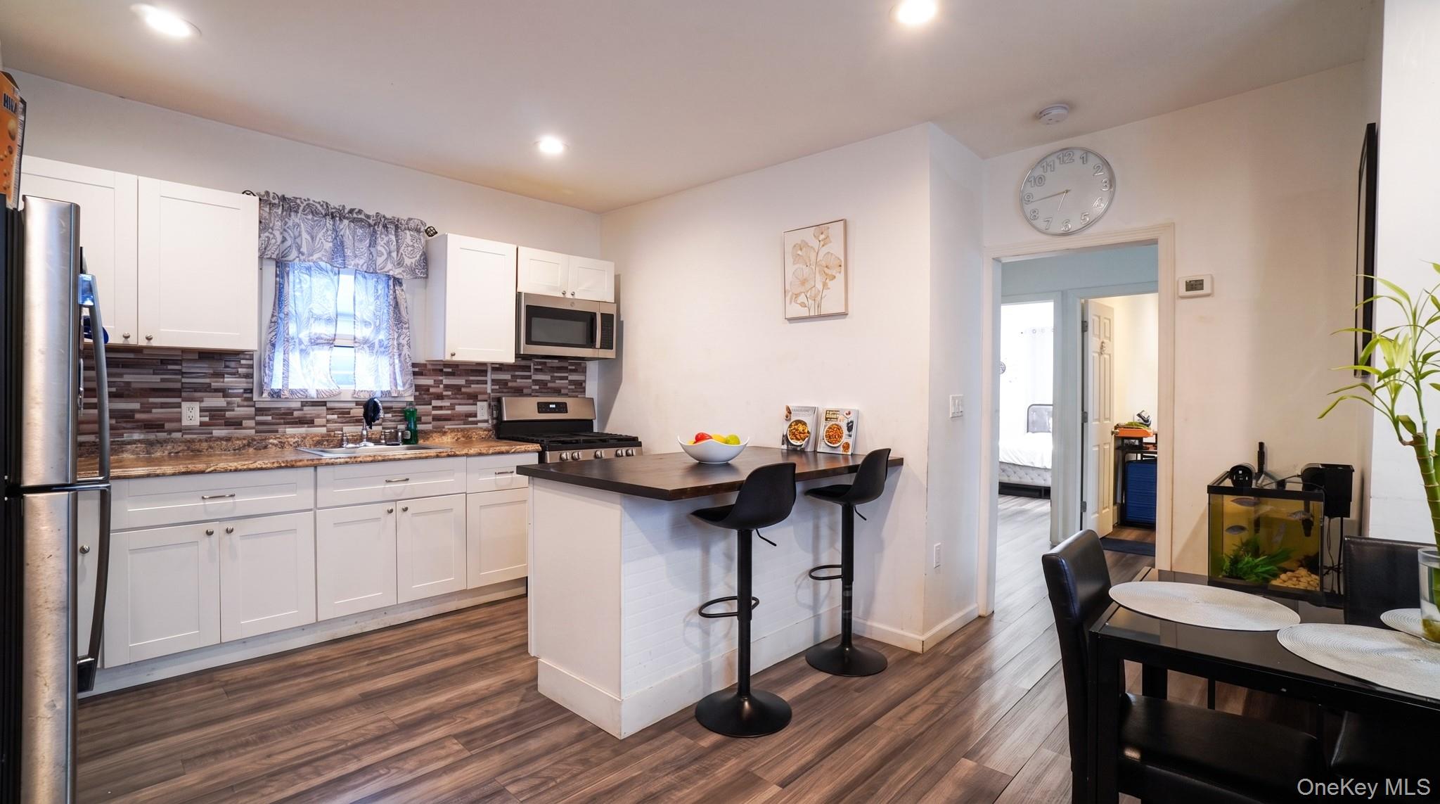 6932 Gouverneur Avenue – For Sale photo 7