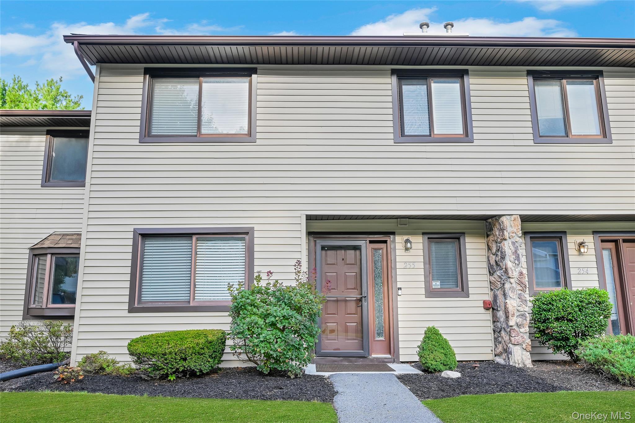 255 Heritage Lane – For Sale