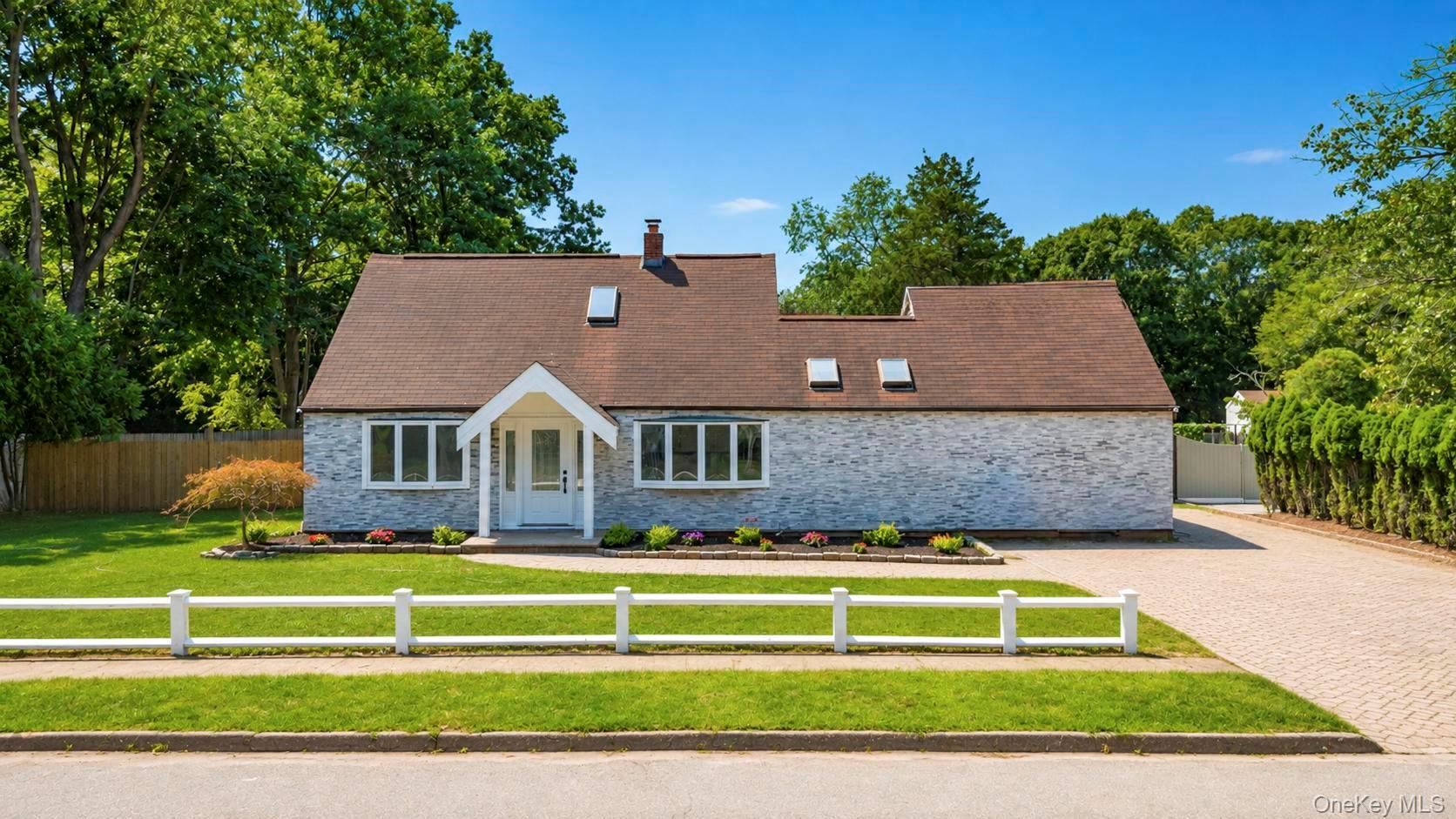 36 Fifty Acre Road S – For Sale