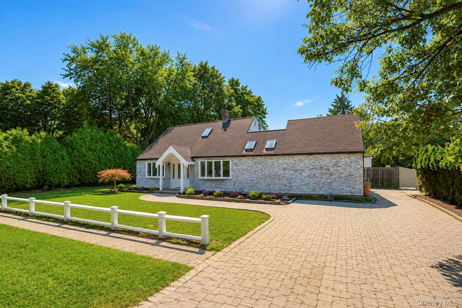36 Fifty Acre Road S – For Sale photo 3
