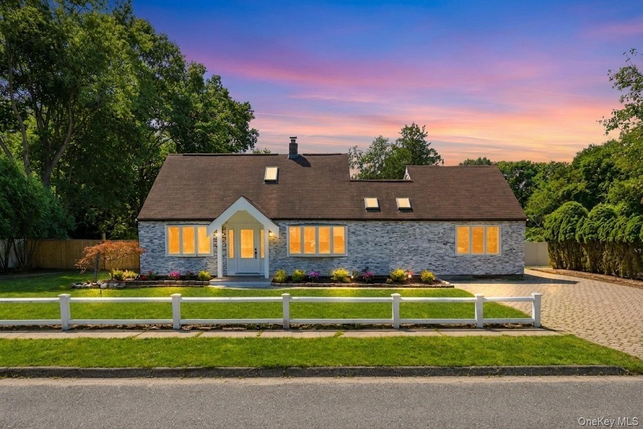 36 Fifty Acre Road S – For Sale photo 2