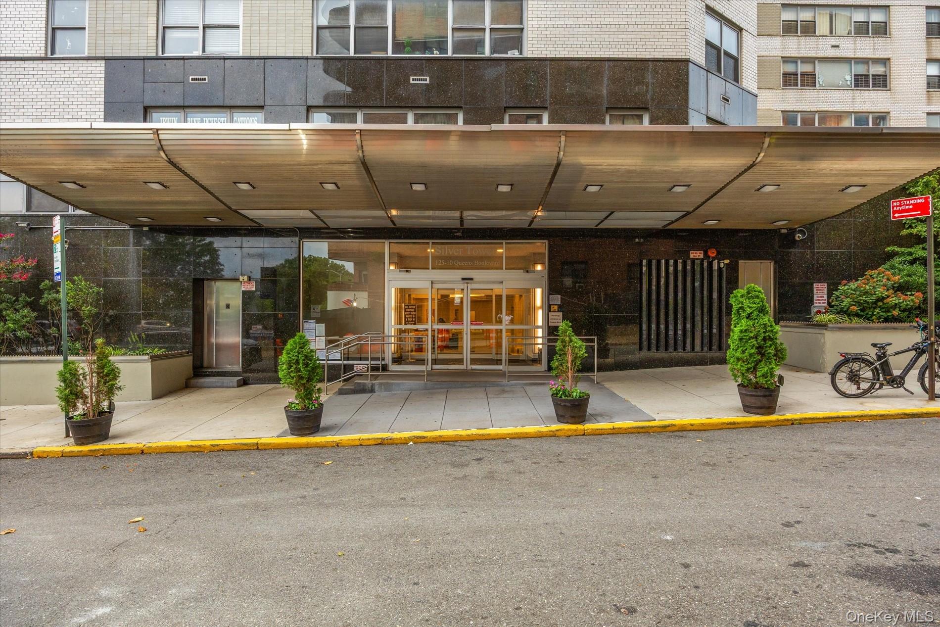 125-10 Queens Boulevard, Unit 716 photo 2
