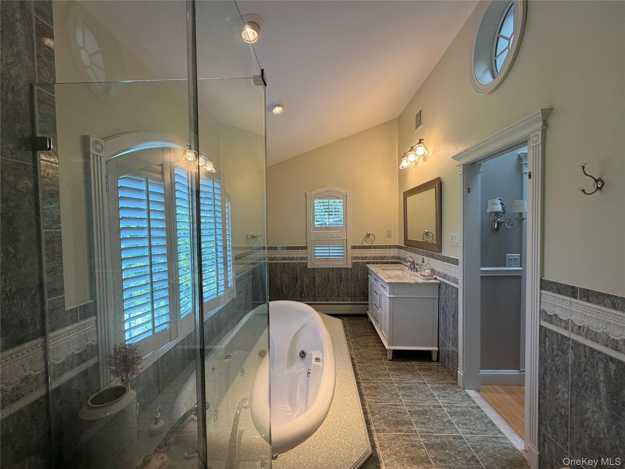 24 Arlington Avenue – For Rent photo 11