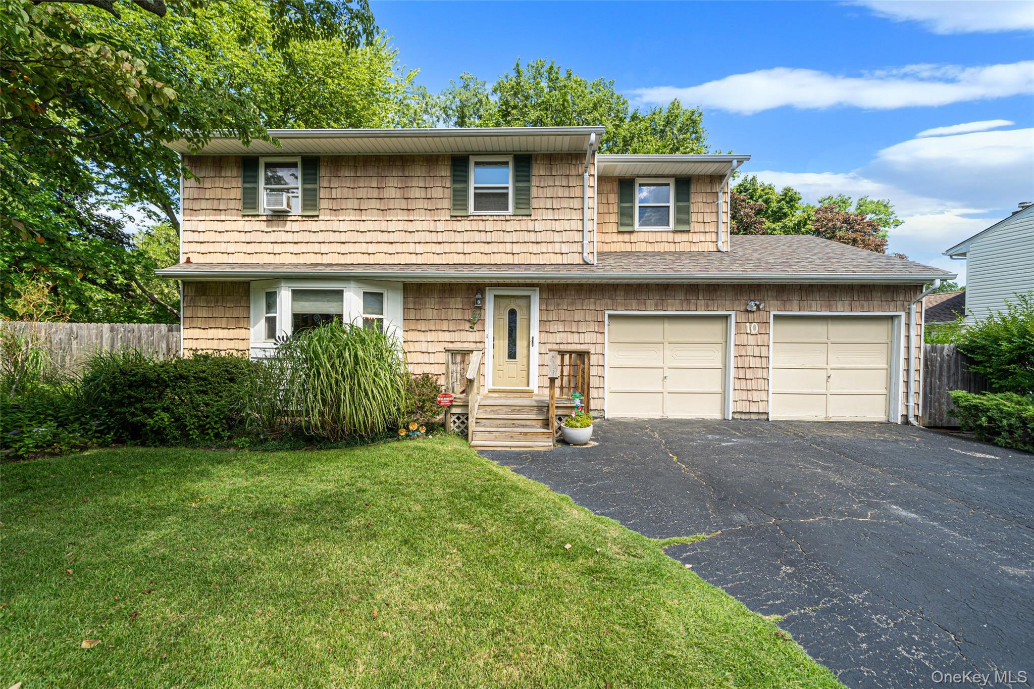 10 Foothill Lane – For Sale