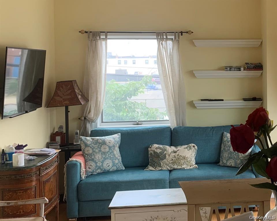 780 W Broadway, Unit 2D photo 7