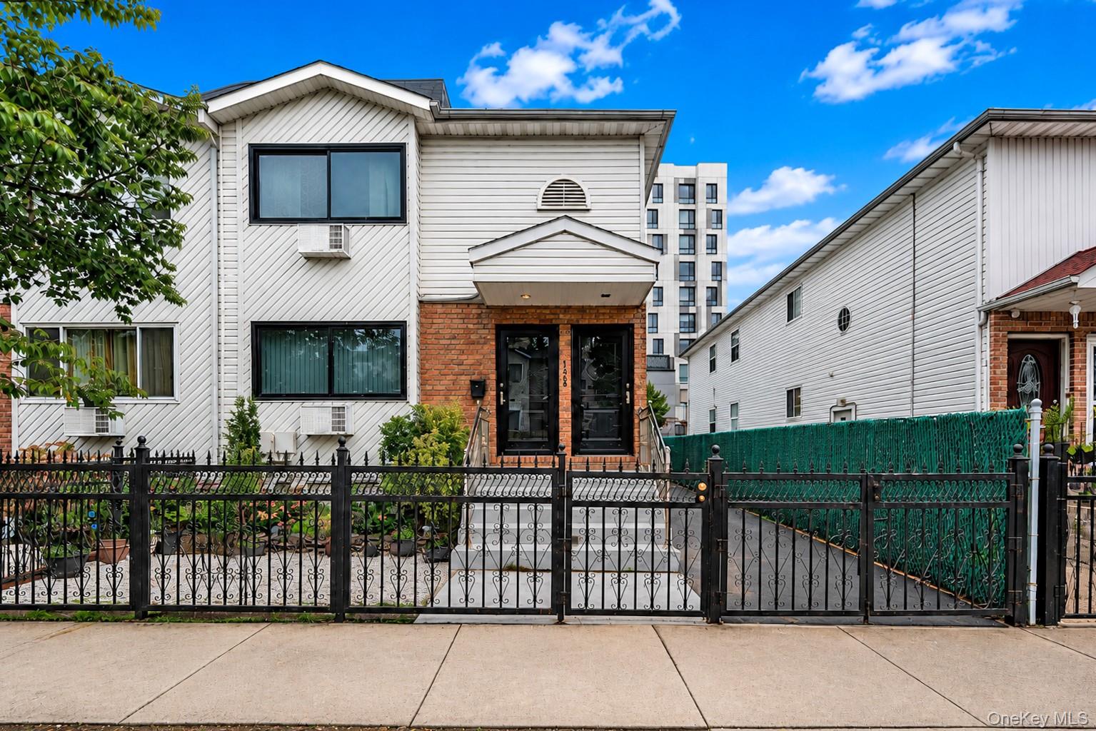1048 beach 22nd street – For Sale