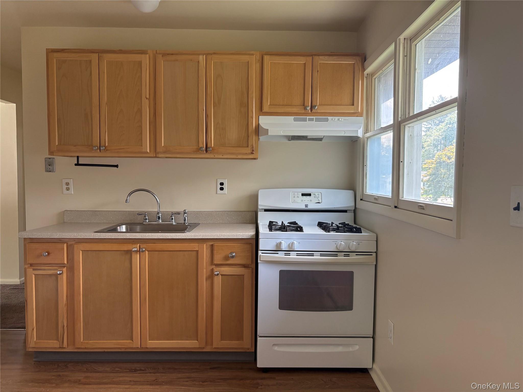 193 Central Highway, Unit 2B photo 4