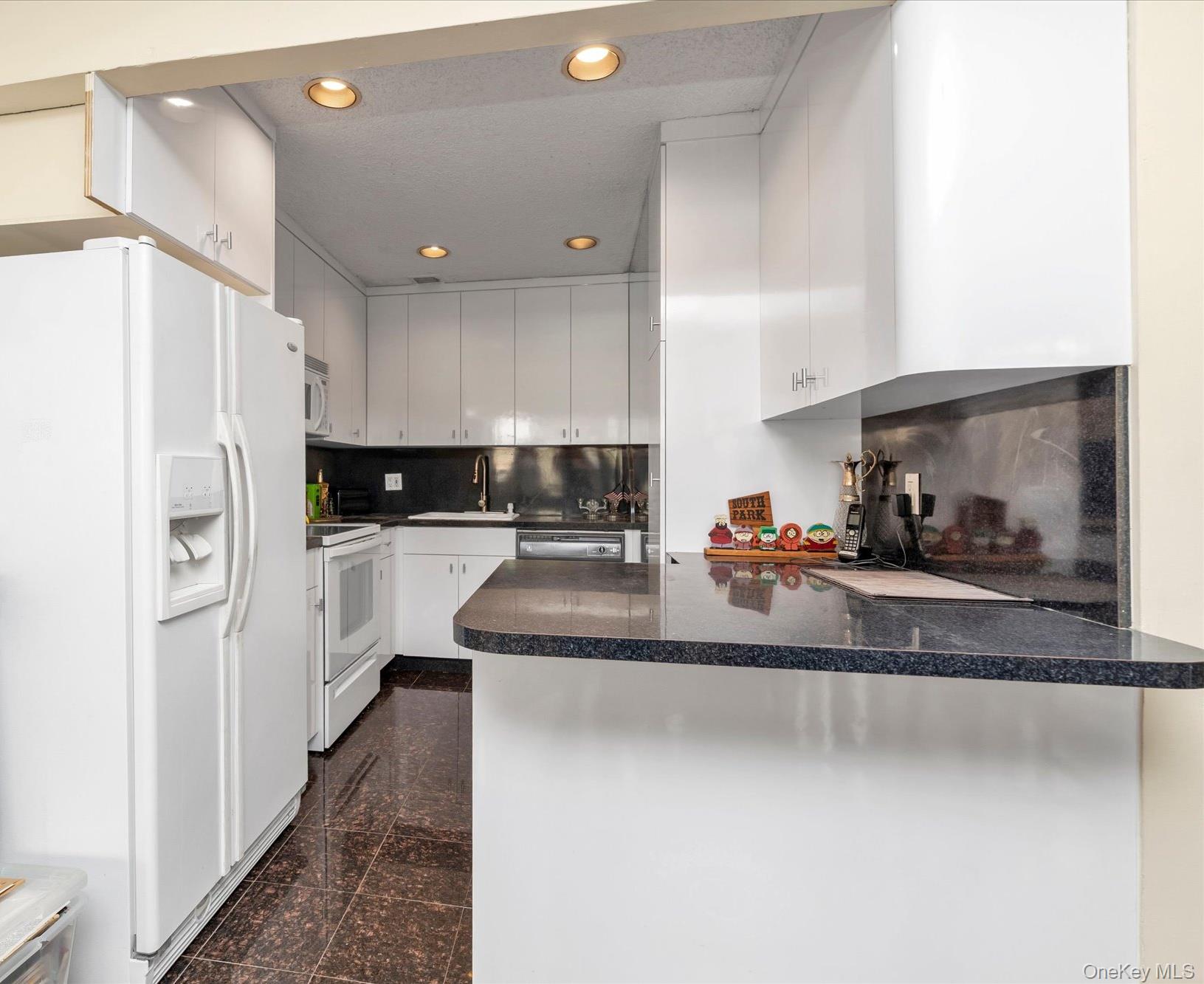 162-30 Powells Cove Boulevard, Unit 2C photo 4