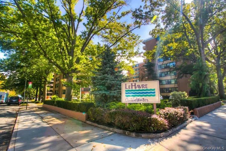 162-30 Powells Cove Boulevard, Unit 2C