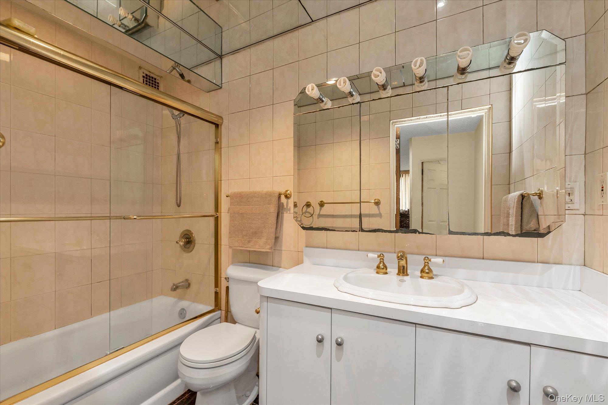 162-30 Powells Cove Boulevard, Unit 2C photo 10
