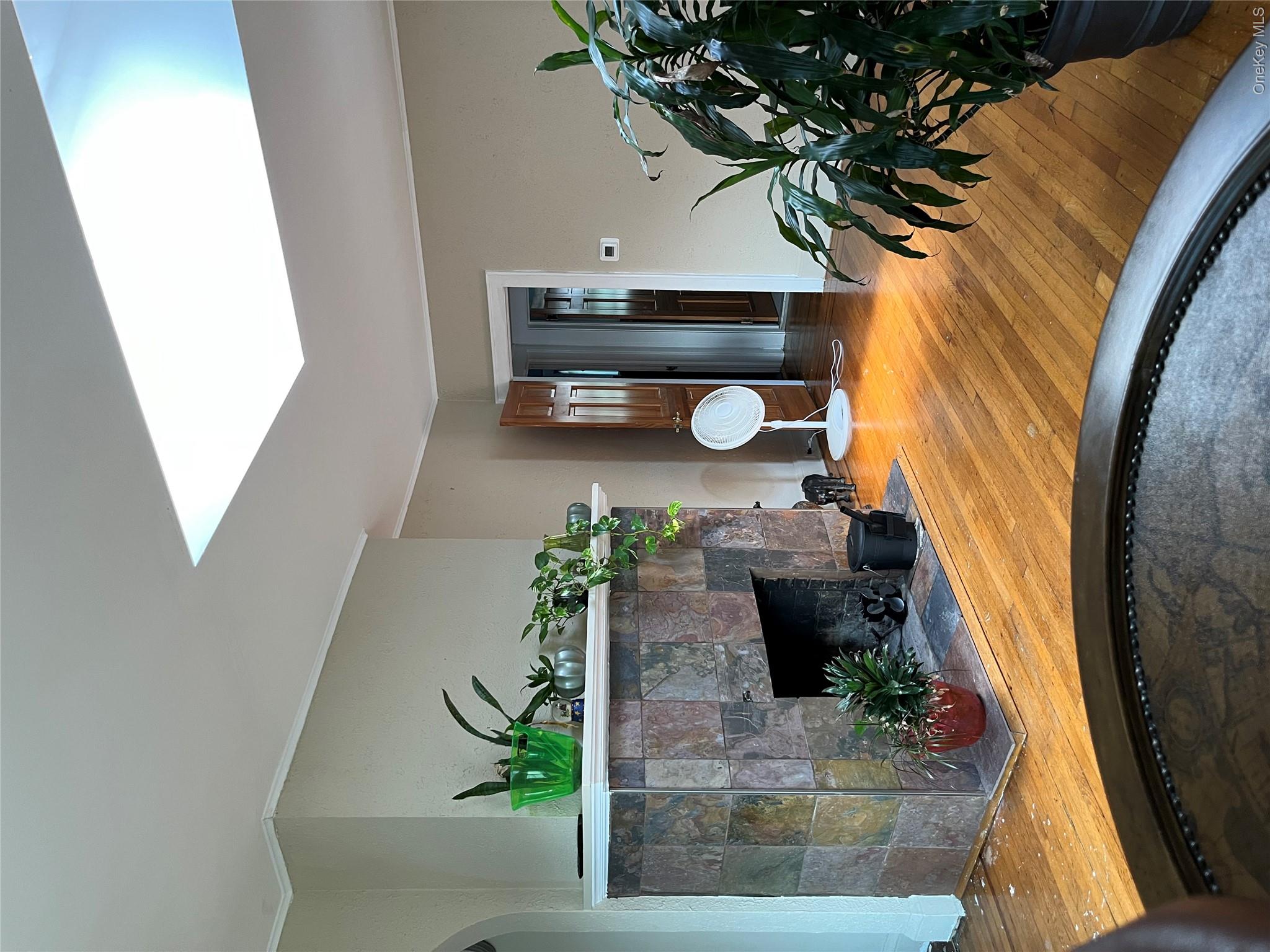 137 E Roosevelt Avenue – For Sale photo 6