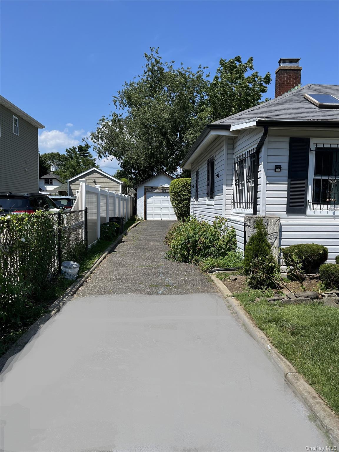 137 E Roosevelt Avenue – For Sale photo 3