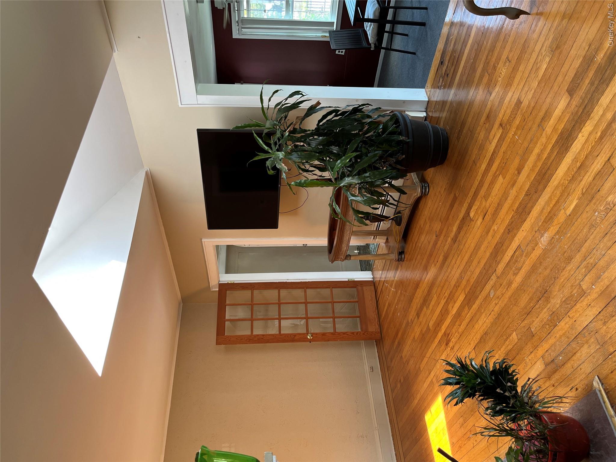 137 E Roosevelt Avenue – For Sale photo 5