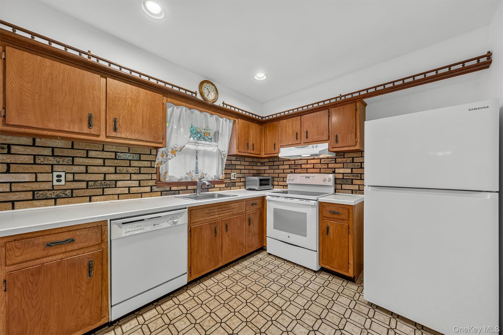 37 Julie Drive – For Sale photo 13