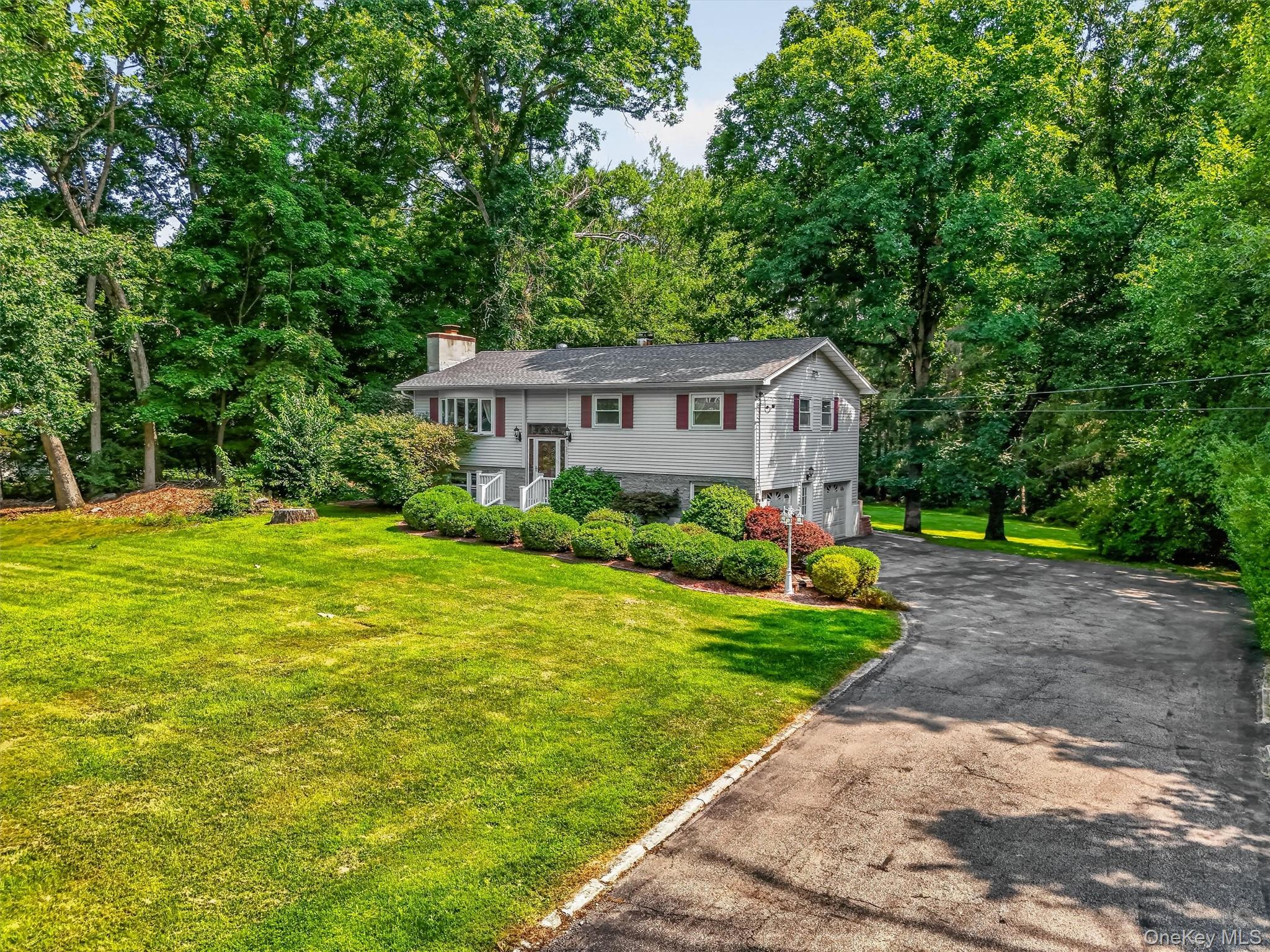 37 Julie Drive – For Sale photo 3
