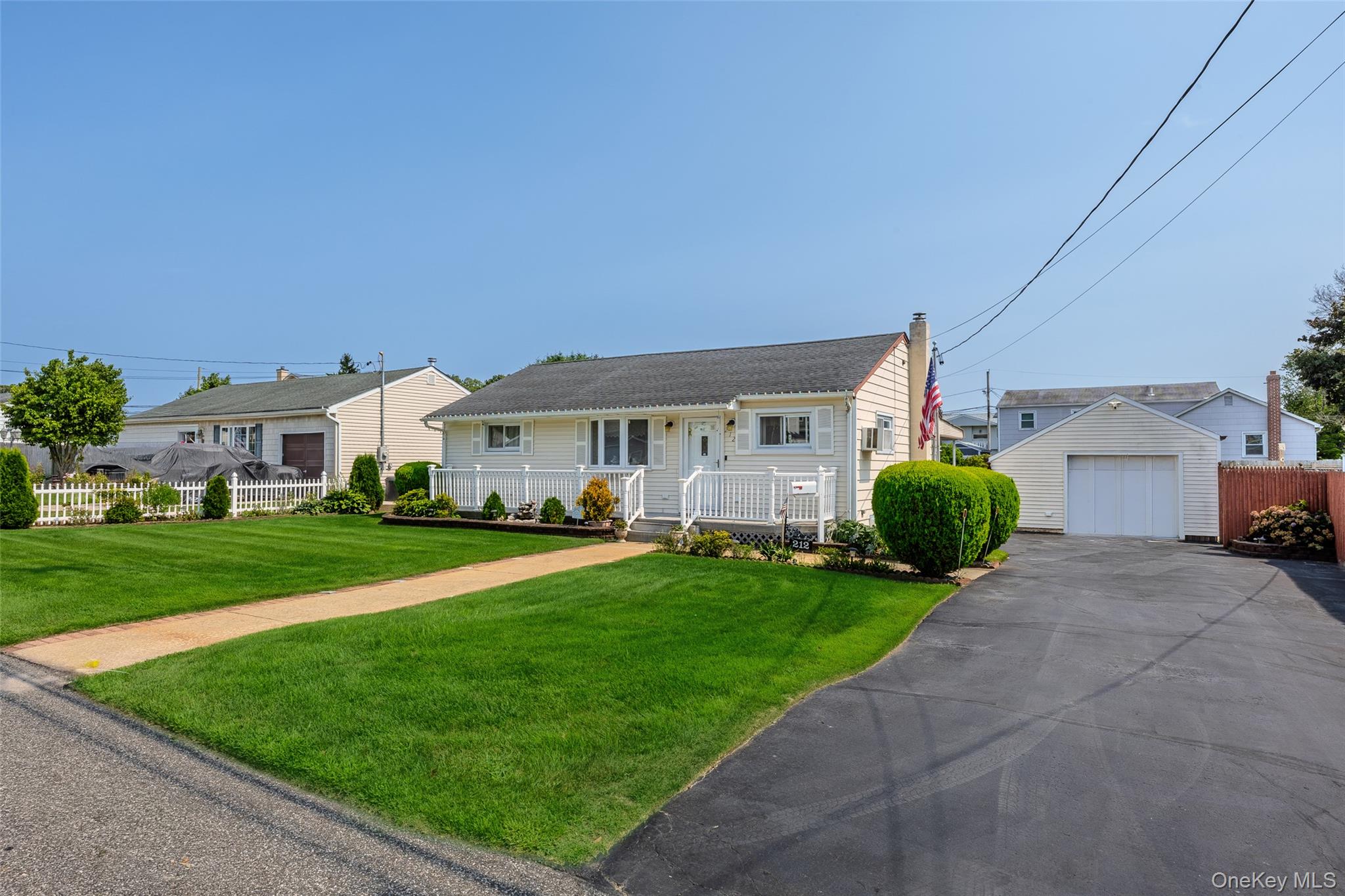 212 15th Street – For Sale photo 2